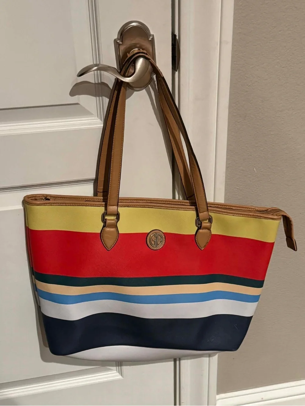 Giani Bernini Saffiano faux leather 18”x11” tote see pics